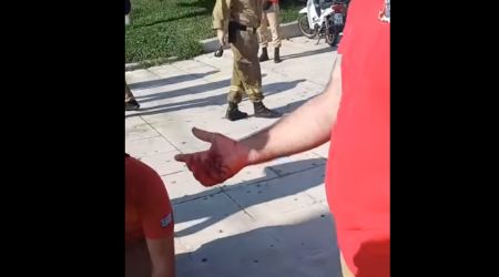 Πυροσβέστες – Βίντεο από τον τραυματισμό του διαδηλωτή