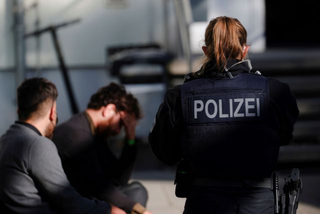 Γερμανία – Τρεις τραυματίες από επίθεση με μαχαίρι σε τρένο στη Βαυαρία | tovima.gr