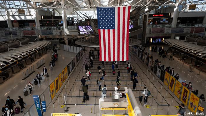 ΗΠΑ: Άρση της ταξιδιωτικής απαγόρευσης από την ΕΕ