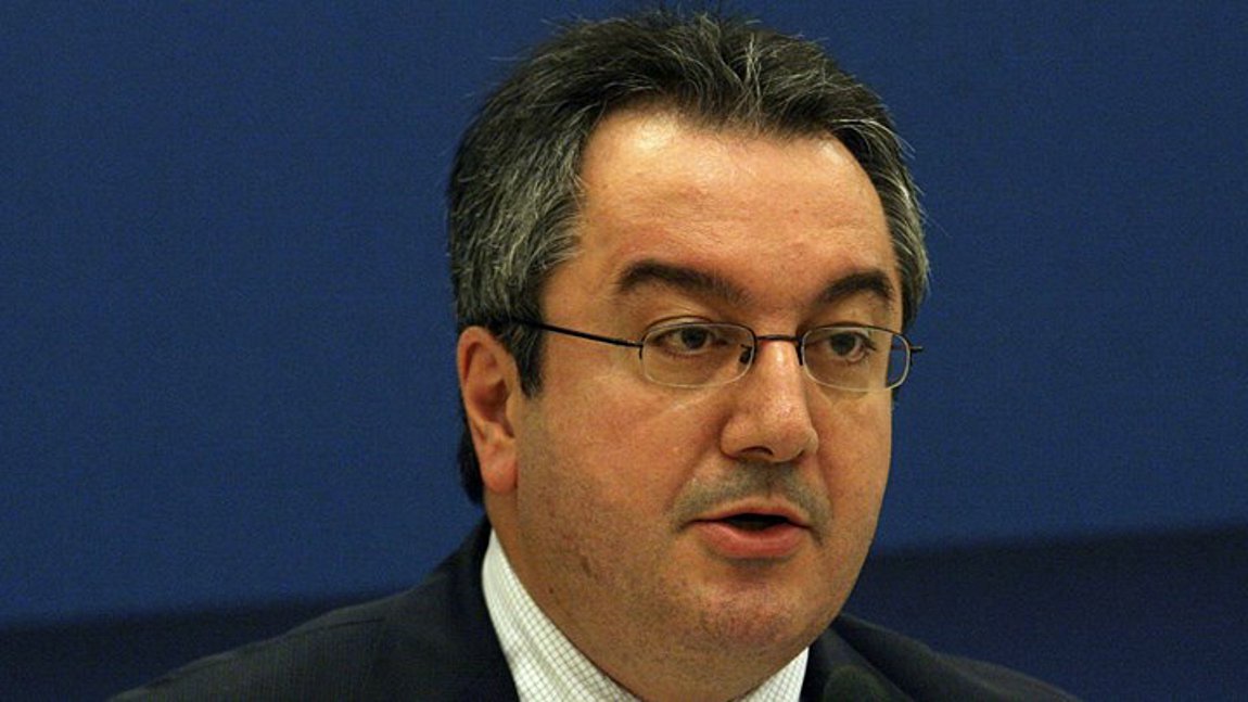 Mossialos: Vaccination of elderly, enforcement of measures, media responsibility crucial