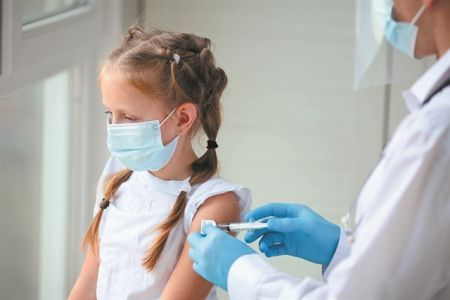 SARS-COV-2 – Ο εμβολιασμός των μικρών παιδιών στο μικροσκόπιο