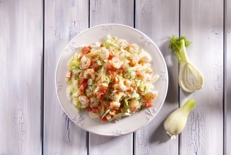 Σαλάτα με κινέζικο λάχανο, φινόκιο και γαρίδες