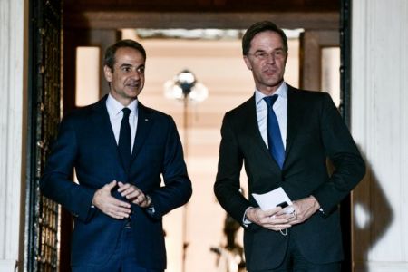 LIVE – Η κοινή συνέντευξη τύπου Μητσοτάκη – Ρούτε