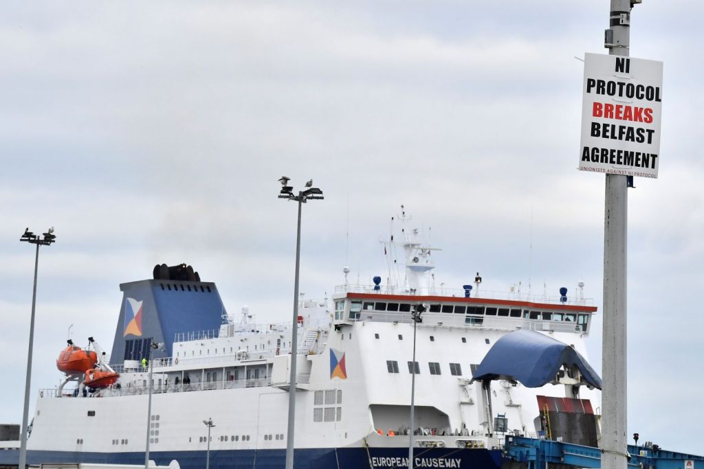 Τι σημαίνει η νέα αντιπαράθεση ΕΕ και Βρετανίας για το «Ιρλανδικό Πρωτόκολλο»;