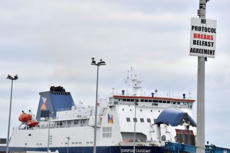 Τι σημαίνει η νέα αντιπαράθεση ΕΕ και Βρετανίας για το «Ιρλανδικό Πρωτόκολλο»;