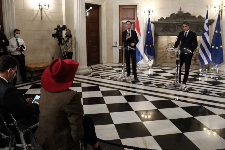 Rutte defends Mitsotakis, Greek government after Dutch journalist’s attack on PM over push-backs | tovima.gr