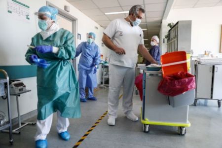 Κορωνοϊός – Κραυγή αγωνίας από γιατρούς για το σύστημα Υγείας που καταρρέει