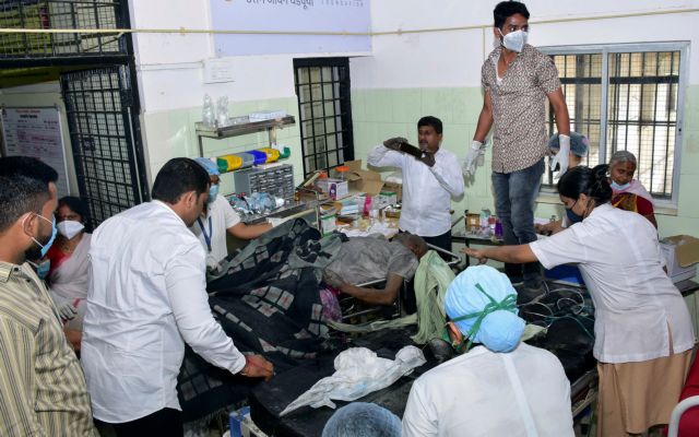 Ινδία – 340 θάνατοι και 13.000 κρούσματα σε 24 ώρες