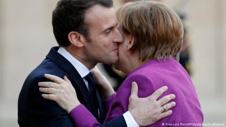 Αναπολώντας τα …φιλιά σε καιρούς πανδημίας