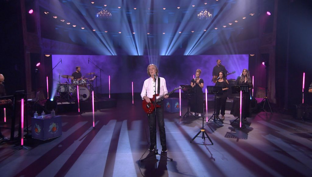 O Κώστας Τουρνάς «Ανάβει φωτιά» στο Σπίτι με το MEGA