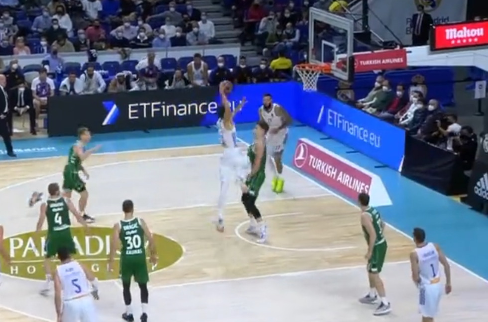 EuroLeague – Το κάρφωμα της χρονιάς από τον Βούκσεβιτς