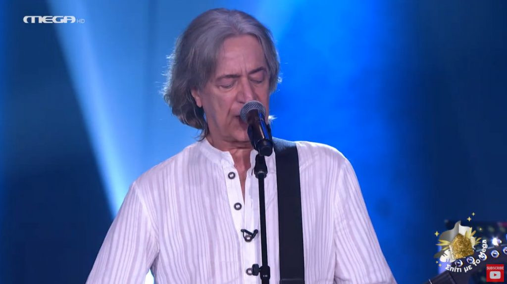 Σπίτι με το MEGA – Δείτε μουσικό απόσπασμα από δύο μεγάλες επιτυχίες του Κώστα Τουρνά