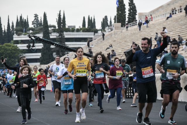 Μαραθώνιος 2021 – Νικητής ο Κώστας Γκελαούζος σπάζοντας ρεκόρ 17 ετών – Παπούλιας και Μαρινάκου πρώτοι στα 5 χλμ | tovima.gr