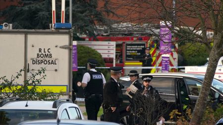 Βρετανία – Τρεις συλλήψεις για την έκρηξη αυτοκινήτου στο Λίβερπουλ