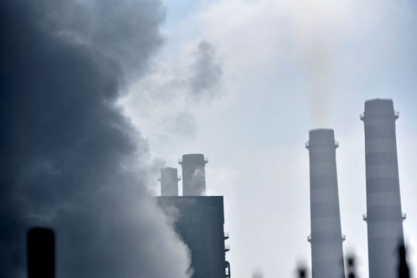 Ρύπανση – Μειώθηκαν οι θάνατοι από εισπνεόμενα μικροσωματίδια στην Ευρώπη