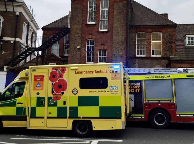 Λονδίνο – Κατέρρευσε οροφή σχολείου – Τραυματίστηκαν μαθητές | tovima.gr