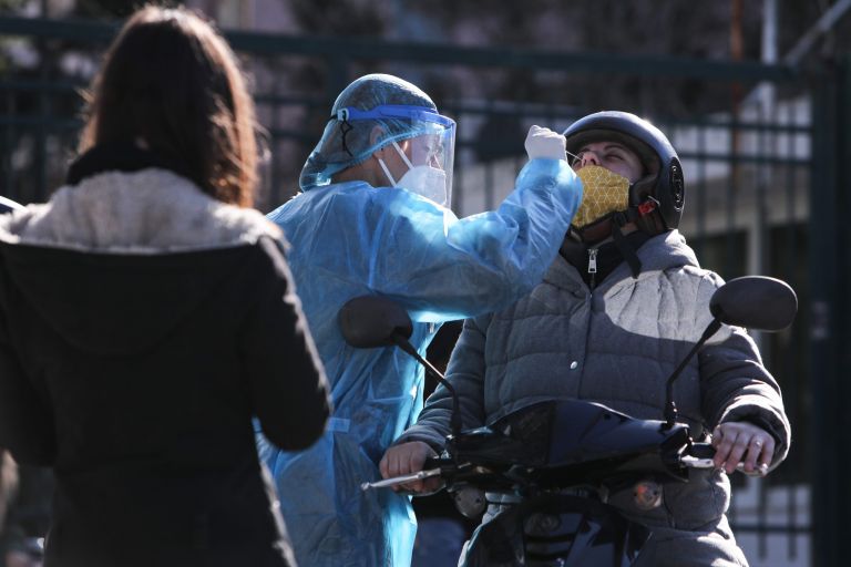 Covid-19 pandemic in Greece: 6,950 new infections on Mon.; 72 deaths, 551 intubated patients | tovima.gr