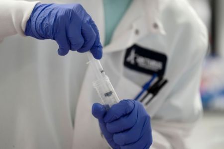 Κορωνοϊός – Γιατί είναι απαραίτητη η τρίτη δόση εμβολίου – Τι δείχνει έρευνα