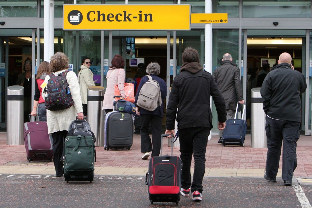 Γερμανία – Σε καραντίνα οι ανεμβολίαστοι ταξιδιώτες από την Ελλάδα και άλλες τρεις χώρες