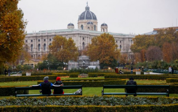 Αυστρία – Επιβολή lockdown για 20 ημέρες ακόμη και για τους εμβολιασμένους