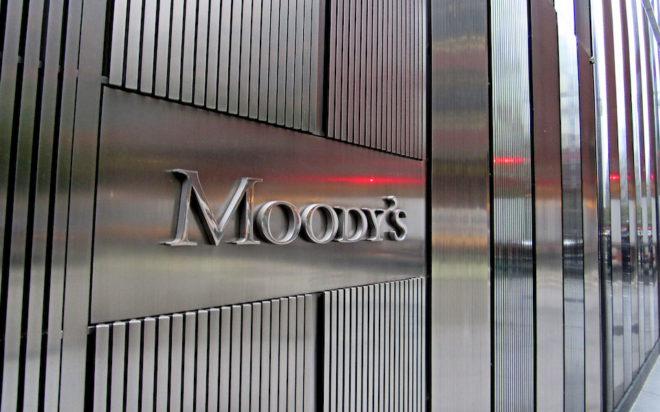 Moody’s: Διπλή αναβάθμιση για την Ελλάδα σε «Ba1»
