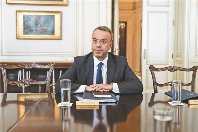 Σταϊκούρας – Κανένας νέος φόρος το 2022 – «Παράθυρο» για 2η αύξηση κατώτατου μισθού