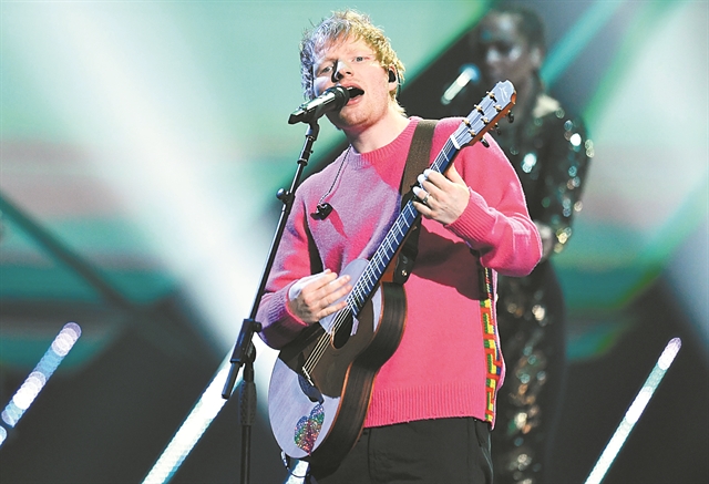 «Στο θέατρο με γοητεύει η ομαδική δουλειά»