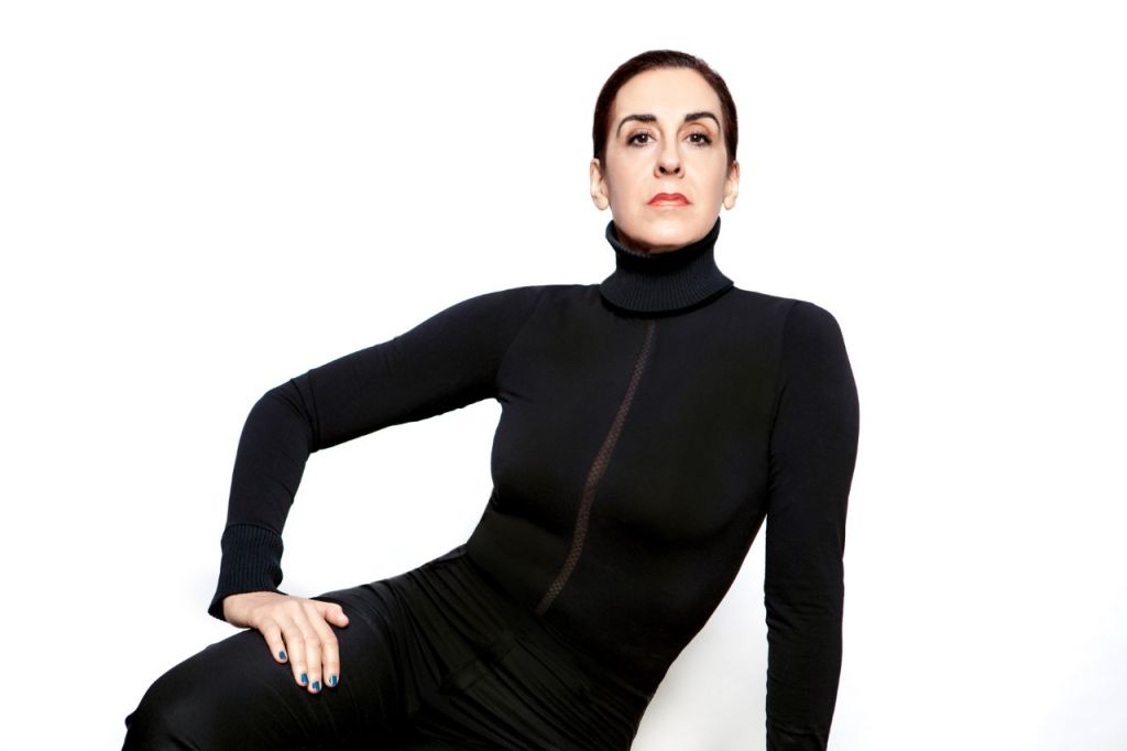 Μαίρη-Ελεν Νέζη Ερμηνεύοντας τη «Φόνισσα»