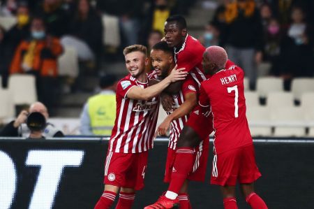 Ερυθρόλευκος θρίαμβος στο ΟΑΚΑ – Με Ελ Αραμπί ο Ολυμπιακός 3-2 την ΑΕΚ