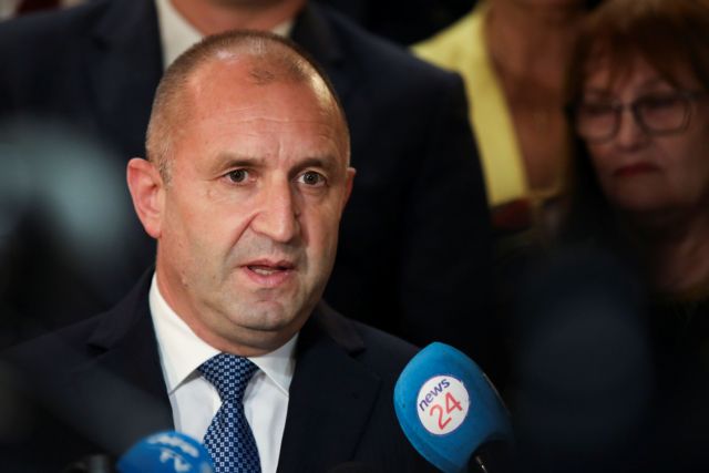 Βουλγαρία – Προεδρικές εκλογές: Ανανέωση θητείας για τον Ρούμεν Ράντεφ