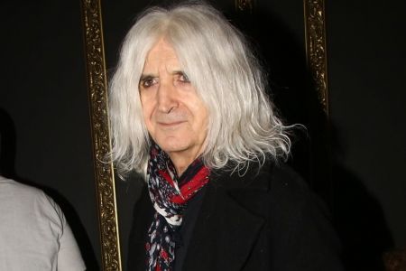 Νίκος Καρβέλας – Πατέρας για τρίτη φορά ο τραγουδιστής –  Έγκυος η 31χρονη σύντροφός του, Ελενα Φερεντίνου