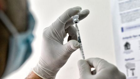 Κορωνοϊός – Μελέτη – Πόσο μας προστατεύουν τα εμβόλια από βαριά νόσο