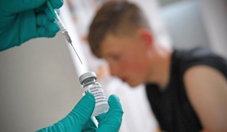 Εμβόλιο Pfizer – Μακροχρόνια προστασία έναντι του κοροναϊού σε εφήβους ηλικίας 12 έως 15 ετών | tovima.gr