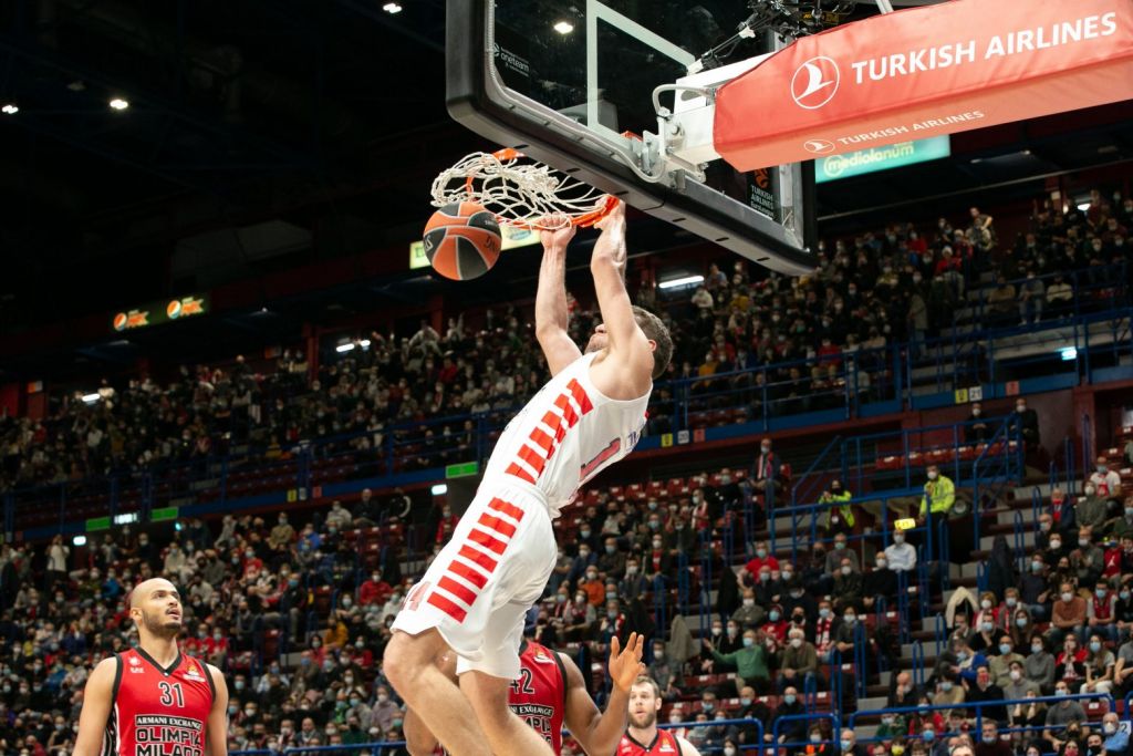 Μεγάλη νίκη του Ολυμπιακού στο Μιλάνο 93-72 την Αρμάνι