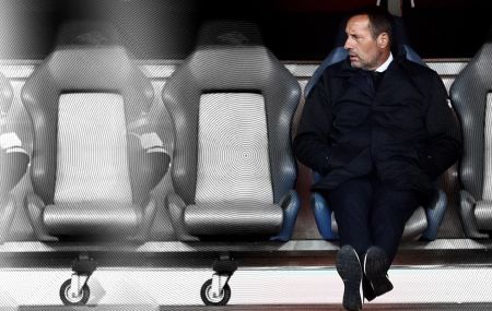 Έργα και ημέρες του Φαν Σιπ στον πάγκο της Εθνικής