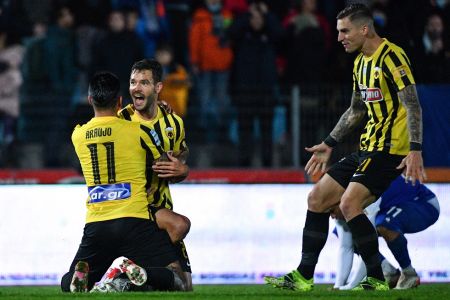 «Απόδραση» στο 90′ για την AEK 2-1 στα Γιάννενα