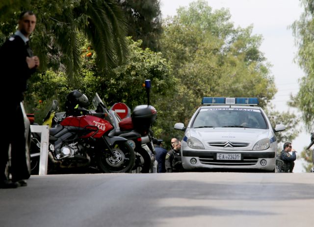 Θεσσαλονίκη – 15χρονος σημάδεψε με πιστόλι αστυνομικούς | tovima.gr