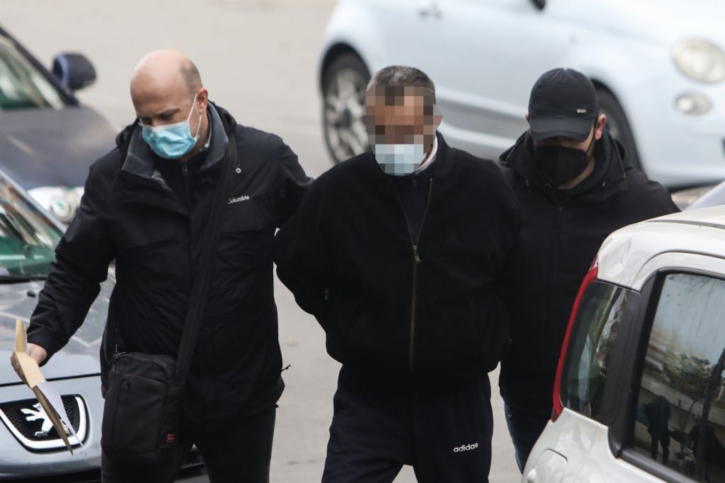 Γυναικοκτονία στη Θεσσαλονίκη – Ο γιος του θύματος σπάει τη σιωπή του: «Η ζωή μας ήταν μαρτύριο»