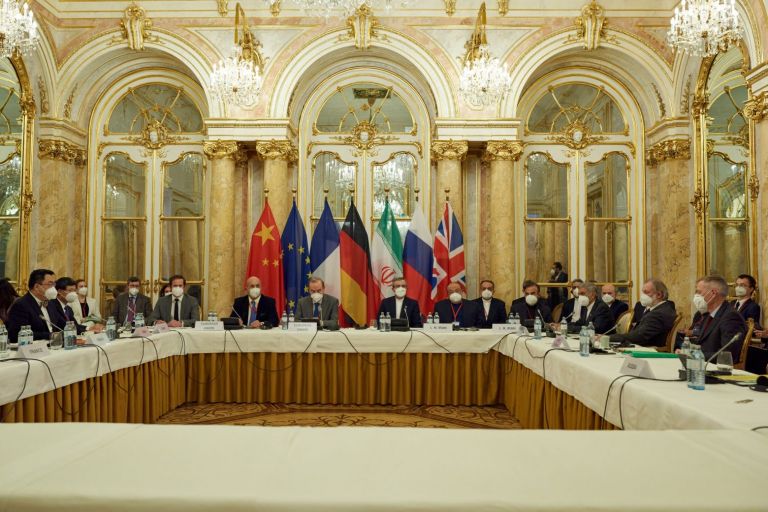 Ιράν – Θετικός ο πρώτος γύρος συνομιλιών για το πυρηνικό πρόγραμμα – Τι δήλωσε ο Ευρωπαίος διαπραγματευτής | tovima.gr