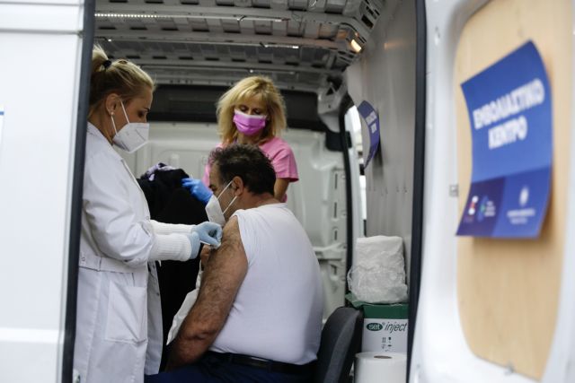 Νέα μέτρα – Πρόστιμο 100 ευρώ ανά μήνα σε ανεμβολίαστους άνω των 60 ετών
