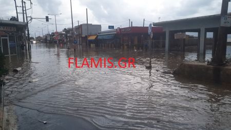 Πάτρα – Βυθίστηκε στο νερό η παραλιακή μετά την κακοκαιρία – «Πνίγηκαν» σπίτια και επιχειρήσεις [εικόνες]