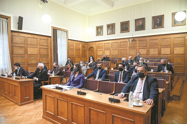 Εξεταστική στην κόψη του ξυραφιού