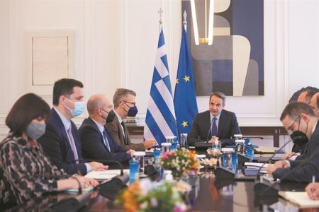 Το Μαξίμου στο σκληρό πόκερ του αερίου