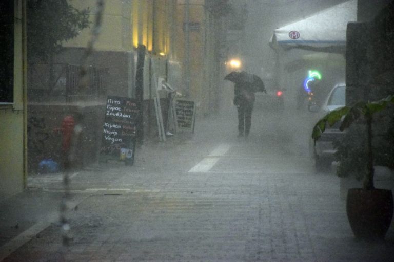 Καιρός – Βροχές, καταιγίδες και παγετός το πρωί – Πού απαιτείται προσοχή | tovima.gr
