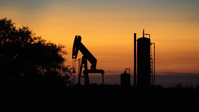 Ανεβαίνουν οι τιμές πετρελαίου «δια χειρός» ΟΠΕΚ+ | tovima.gr