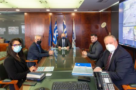 Θεοδωρικάκος – Απολίτιστοι και απάνθρωποι όσοι κλείνουν τις ράμπες των αναπήρων – 1500 παραβάσεις το μήνα