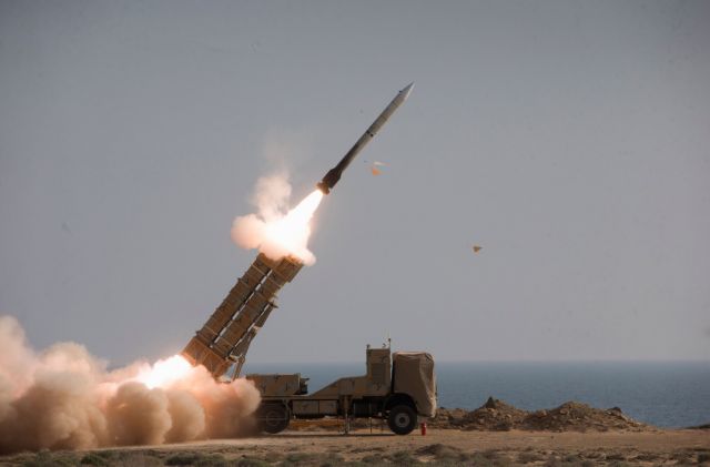 Ιράν – Με πυραύλους δοκιμάζει την αντιαεροπορική του άμυνα | tovima.gr