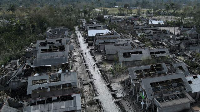 Ινδονησία – Στους 34 οι νεκροί από την έκρηξη ηφαιστείου στην Ιάβα – Εικόνες απόλυτης καταστροφής