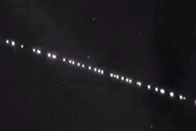Σοκαριστικό – Αφωνοι όσοι είδαν ξαφνικά αυτά τα μυστηριώδη φώτα στον ουρανό (βίντεο) | tovima.gr