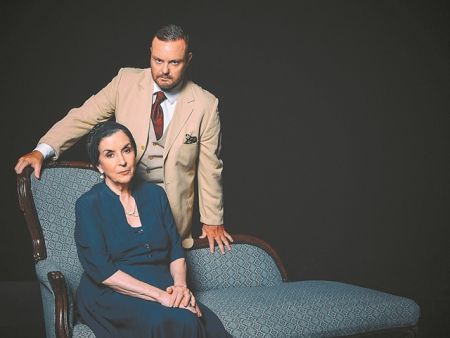 Νένα Μεντή στο Βήμα – «Εγώ Δεν γεννήθηκα άνθρωπος, θεατρίνα γεννήθηκα»